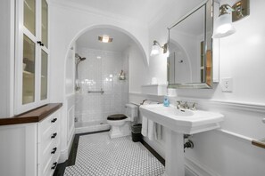 Jetted tub, eco-friendly toiletries, hair dryer, towels