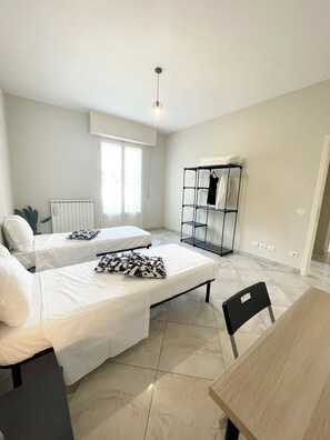 2 chambres, fer et planche à repasser, Wi-Fi, draps fournis