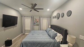 3 habitaciones, escritorio, tabla de planchar con plancha y wifi gratis 