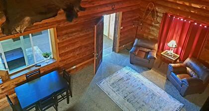 Cozy Middle Fork Cabin.
Across from Clearwater River