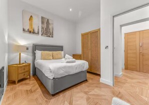 1 chambre, fer et planche Ă repasser, Wi-Fi gratuit, draps fournis