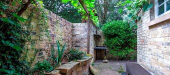 Pass the Keys | Charming Cottage in City Centre with Free parking