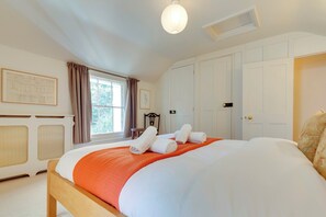 1 bedroom, iron/ironing board, travel crib, free WiFi