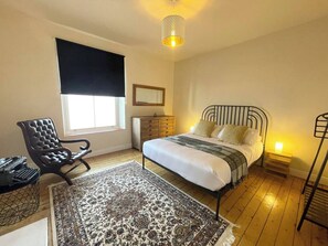 2 quartos, ferros/tábuas de passar roupa, Wi-Fi de cortesia