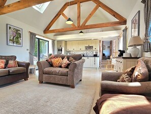Smart TV - Beautiful Views Historic 16th Cent Barn Conversion - Pass the Keys (Bridgnorth)