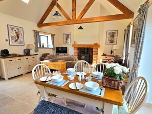Dining - Beautiful Views Historic 16th Cent Barn Conversion - Pass the Keys (Bridgnorth)