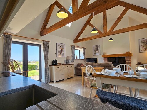 Beautiful Views Historic 16th Cent Barn Conversion - Pass the Keys