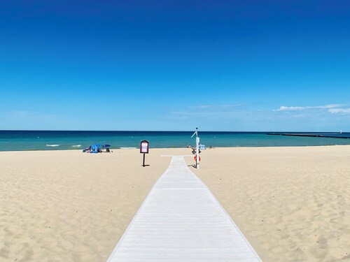 Beautiful, restored home a few steps from downtown Manistee!