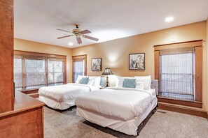 5 bedrooms, iron/ironing board - Central Location Historic Grandeur (Mobile)