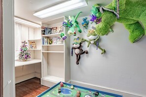 Children's theme room - Central Location Historic Grandeur (Mobile)