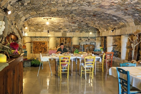 Desayuno de cocina local incluido todos los días