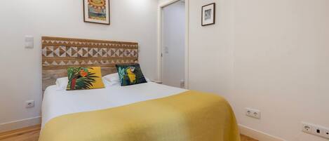 1 chambre, fer et planche à repasser, Wi-Fi gratuit, draps fournis