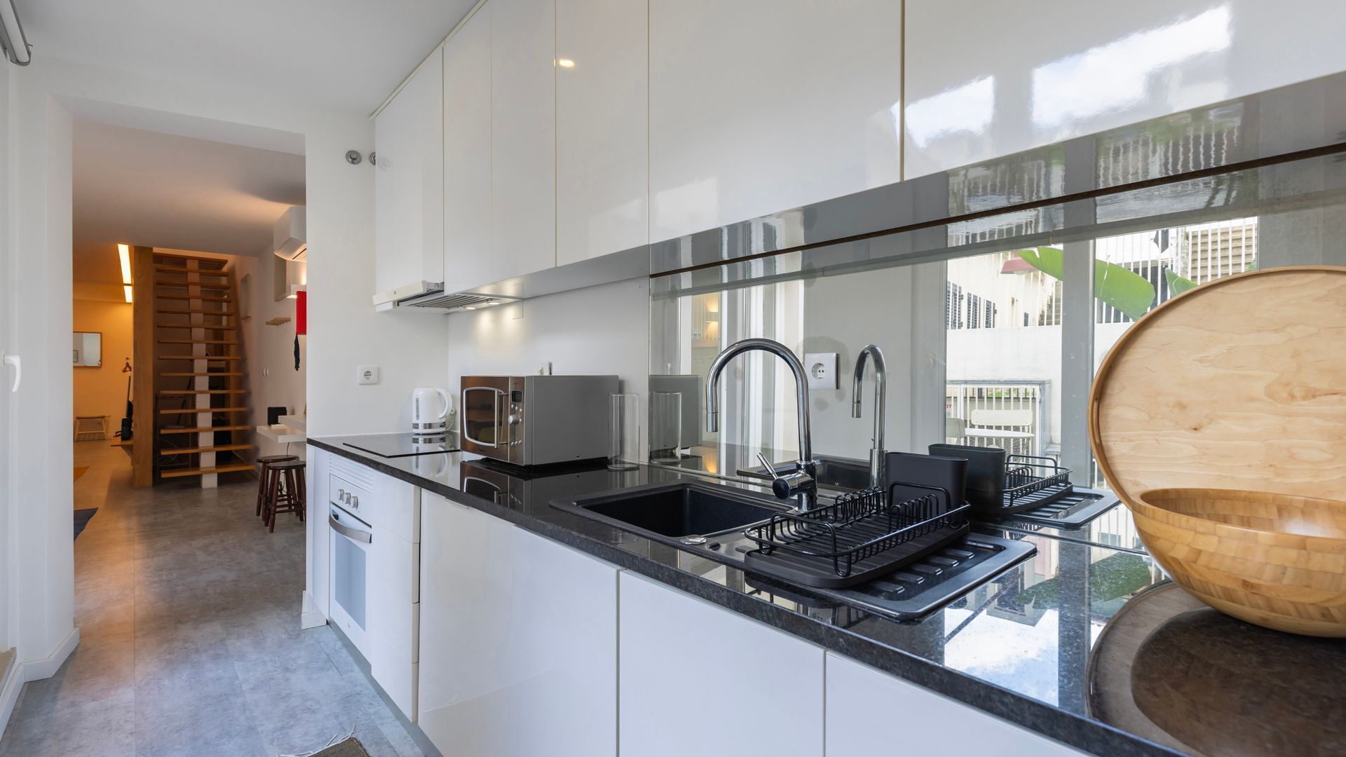 冰箱、微波炉、烤箱、炉灶