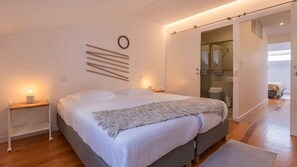 2 bedrooms, iron/ironing board, travel crib, free WiFi