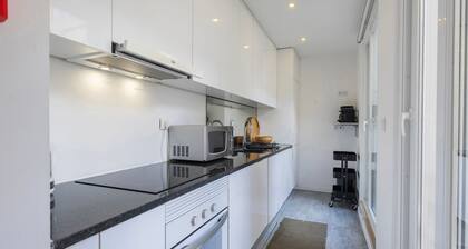 Modern & Hidden Apartment by LovelyStay