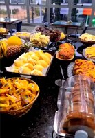 Café da manhã com buffet grátis todos os dias