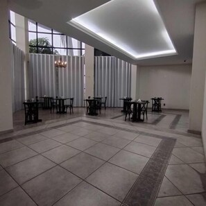 Free daily buffet breakfast - Pouso Alegre Hotel (Pouso Alegre)