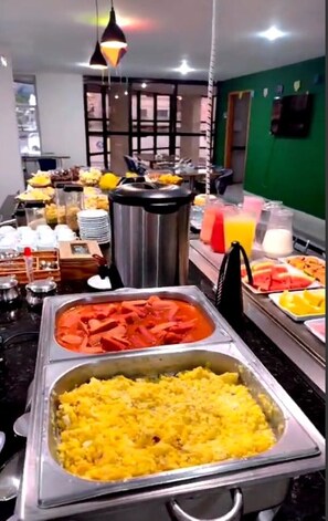 Desayuno buffet incluido todos los días 