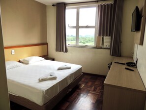 Free WiFi, bed sheets - Pouso Alegre Hotel (Pouso Alegre)
