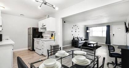 Cozy 1 Bed, Sleeps 4! Near Strip! Perfect GetAway!