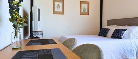 1 bedroom, iron/ironing board, free WiFi