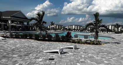 Golfers Dream! Resort style 2 bedroom condo in The National Golf & Country Club.