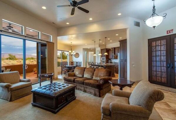 Smart TV, fireplace, DVD player