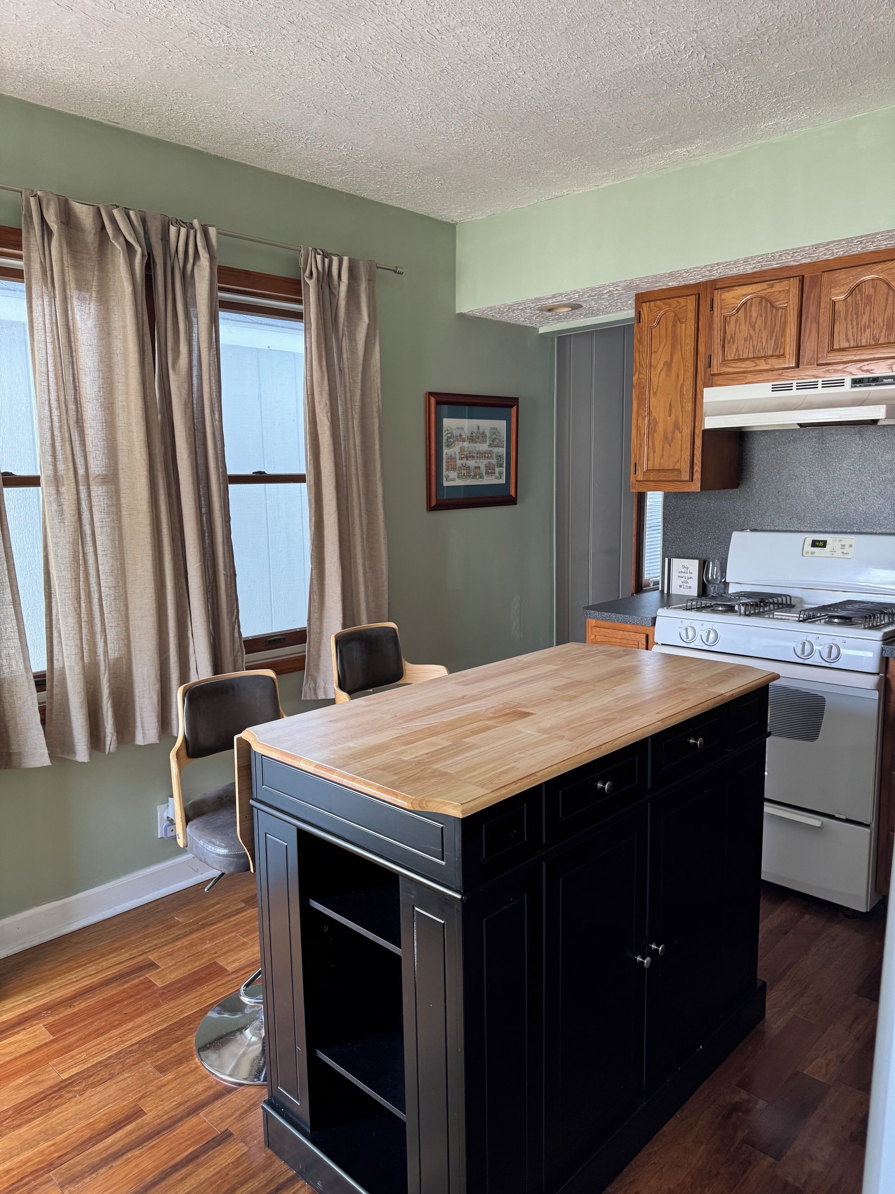 Micro-ondes, four, plaque de cuisson, lave-vaisselle