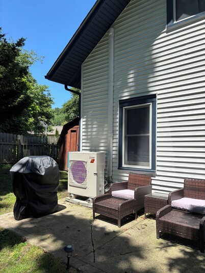 
Two Bedroom Cottage House in Uptown Westerville