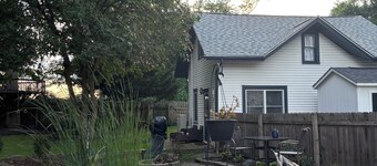 Two Bedroom Cottage House in Uptown Westerville