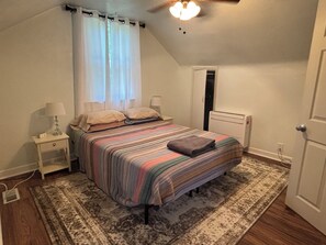 2 bedrooms, desk, iron/ironing board, travel crib