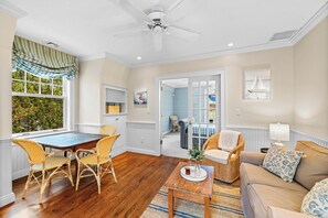 Living area - Charming Coastal Loft (Kennebunk)