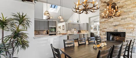 Apartment (5 Bedrooms) | Front of property