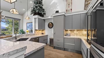 Apartment (5 Bedrooms) | Exterior