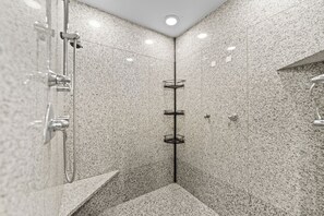 Apartment (5 Bedrooms) | Exterior - Lenawee #1726 (Keystone)
