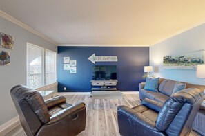 TV - Beach Access Across the Street, Shared Heated Pool (Corpus Christi)