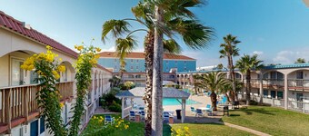 Beach Access Across the Street, Shared Heated Pool
