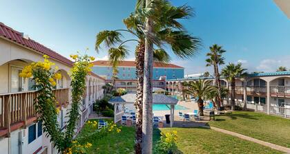 Beach Access Across the Street, Shared Heated Pool