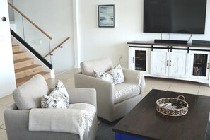 Smart-tv, bøger, stereoanlæg, printere