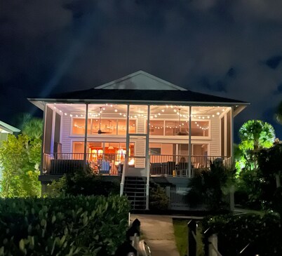 Bayfront House - Private Dock - Sweeping Water Views - Steps to the Beach