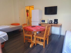 Quadruple Room | Blackout drapes, free WiFi - Motel E4 Kolmården (Stavsjö)