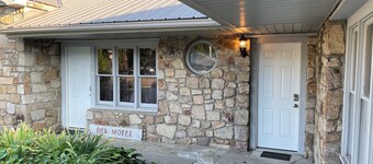 Fox Place - Little Room I