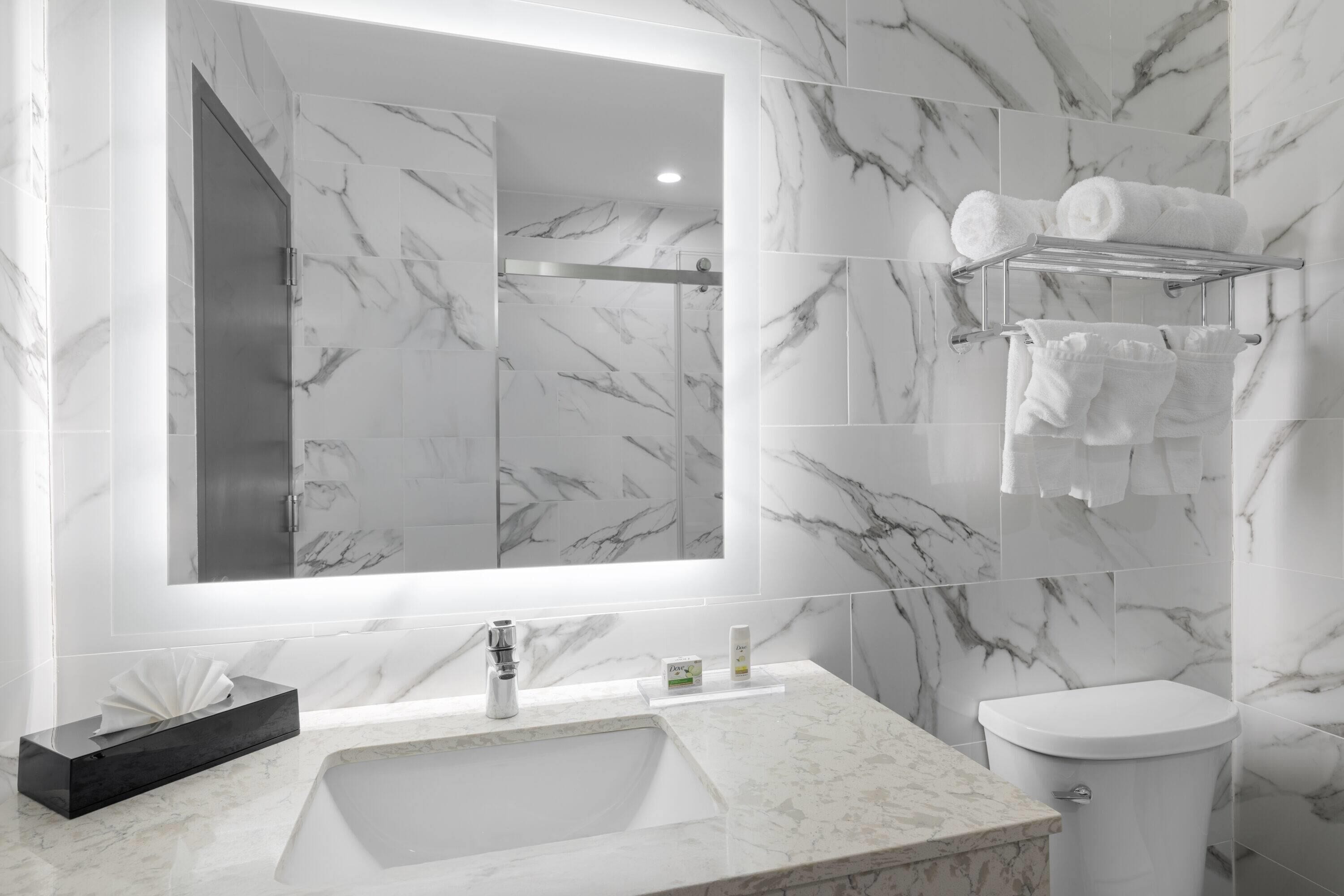 Room, 1 King Bed, Non Smoking | Bathroom | Shower, rainfall showerhead, free toiletries, hair dryer
