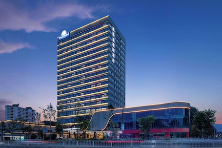 Fachada. Days Hotel By Wyndham Enshi Girls Town