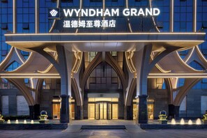 Exterior - Wyndham Grand Xishuangbanna Resort (Xishuangbanna Dai)