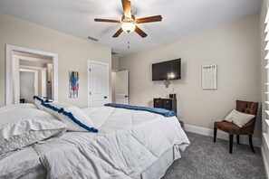 2 habitaciones, tabla de planchar con plancha, wifi y ropa de cama 