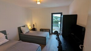 1 bedroom, desk, travel crib, free WiFi