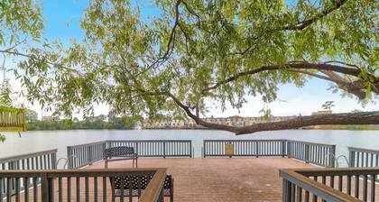 Lowcountry Retreat - A peaceful Charleston getaway