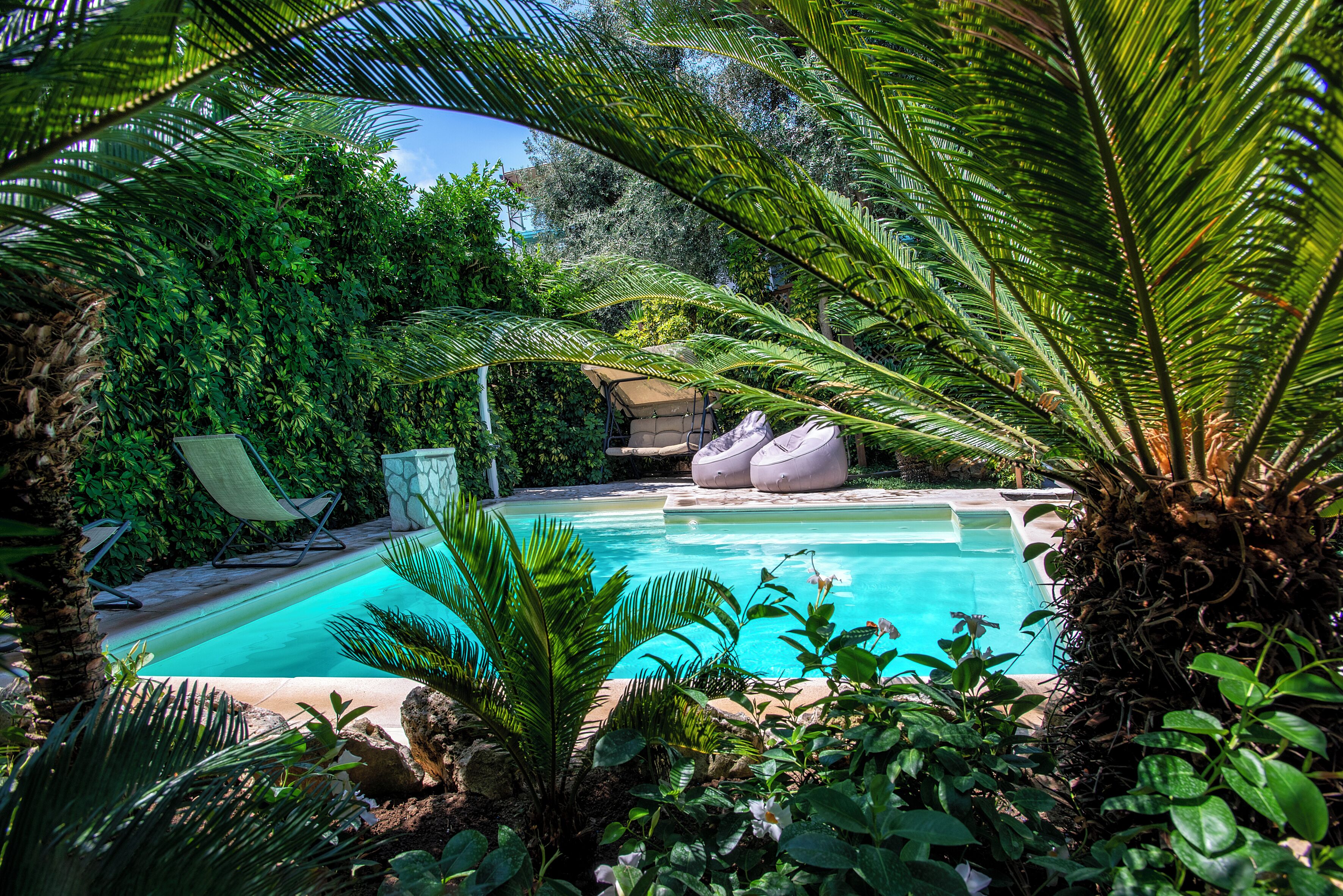 Seasonal outdoor pool, pool umbrellas, sun loungers