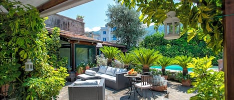 32-Zoll-Flachbildfernseher mit Kabelempfang